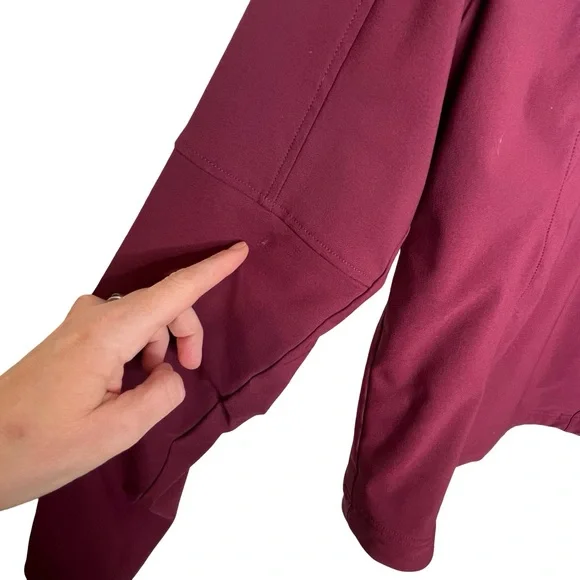 The North Face Women's Dark Red Ski Jacket - Picture 14 of 15